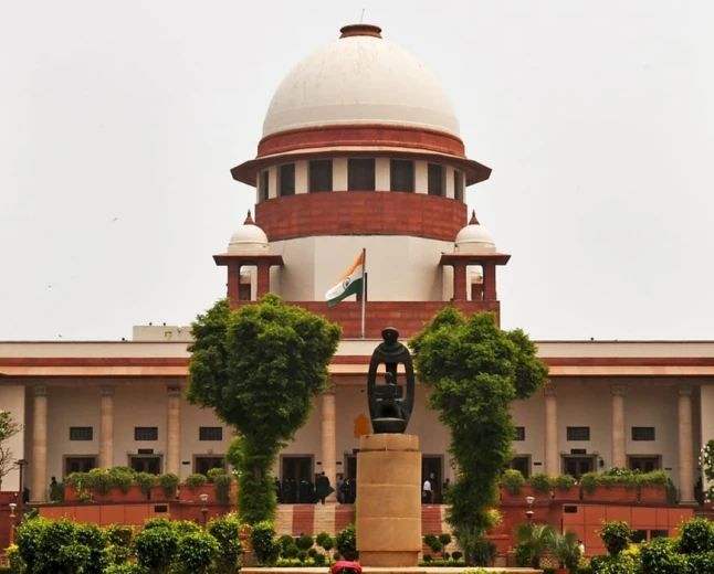 दीपम विवाद: सुप्रीम कोर्ट करेगा तमिलनाडु सरकार की याचिका पर सुनवाई, हाईकोर्ट के आदेश पर रोक नहीं