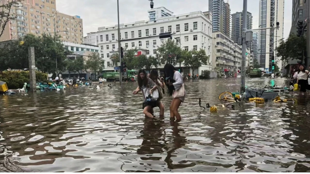 चीन में भारी बारिश का कहर, हैनान में 31 हजार से ज्यादा लोगों का रेस्क्यू; कई इलाकों में आपात स्थिति