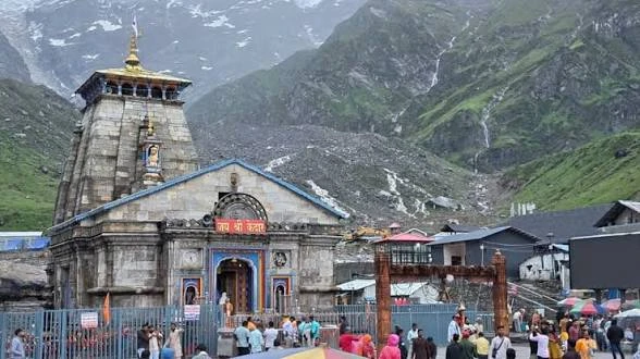 रेड अलर्ट: केदारनाथ यात्रा दो दिन के लिए रोकी गई, जिलाधिकारी ने जारी किए आदेश; हेली सेवा भी बंद