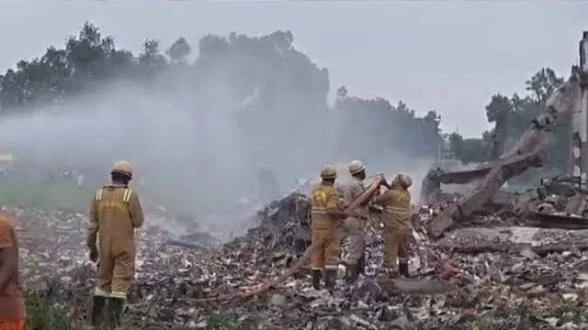 कौशांबी पटाखा फैक्टरी विस्फोट: सात पुलिसकर्मी निलंबित, अब तक 11 मौतें; परमिट रद्द होने के बाद भी चल रही थी फैक्टरी