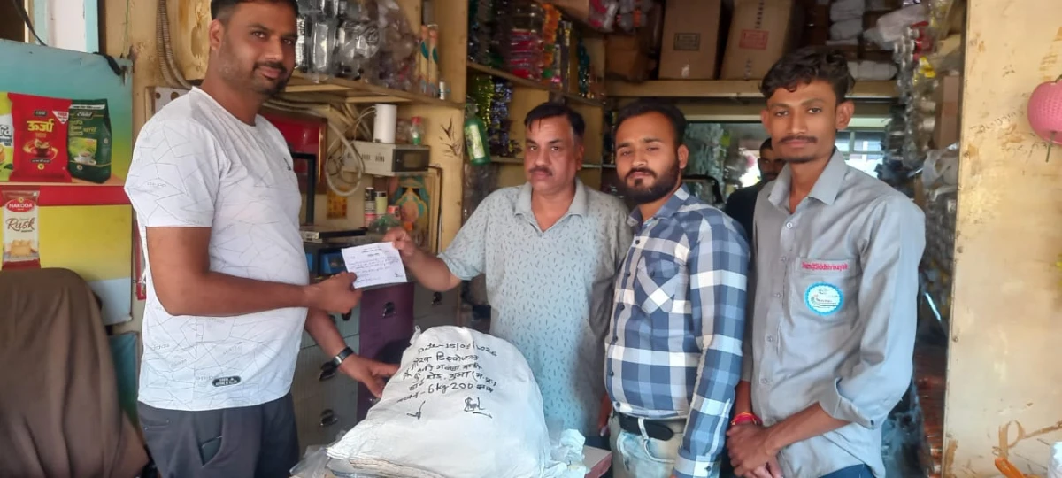 गुना में नपा की कार्रवाई, 6.2 किलो प्रतिबंधित पॉलीथिन जब्त; दुकानदार पर ₹1000 जुर्माना