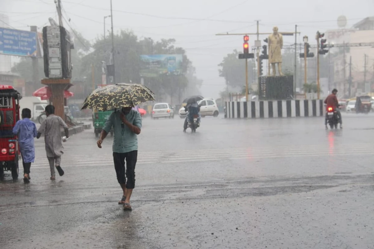 मध्य प्रदेश में भारी बारिश का दौर जारी, 22 जिलों में अलर्ट; सतना में स्कूल-कॉलेज बंद, भोपाल-उज्जैन में बढ़ेगा असर