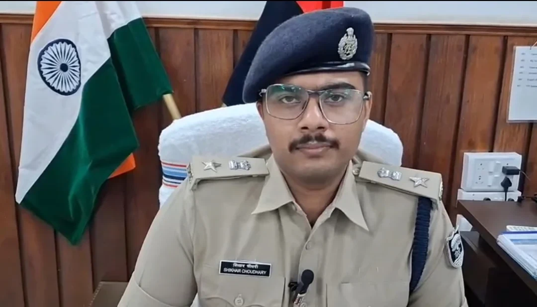 TWO POLICE OFFICERS SUSPENDED