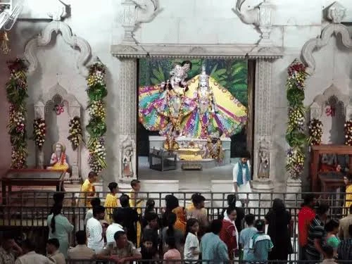 मथुरा जन्माष्टमी 2026: जन्मस्थान पर रात 12 बजे होगा श्रीकृष्ण प्राकट्य दर्शन, जानें पूजा और अनुष्ठान का पूरा समय