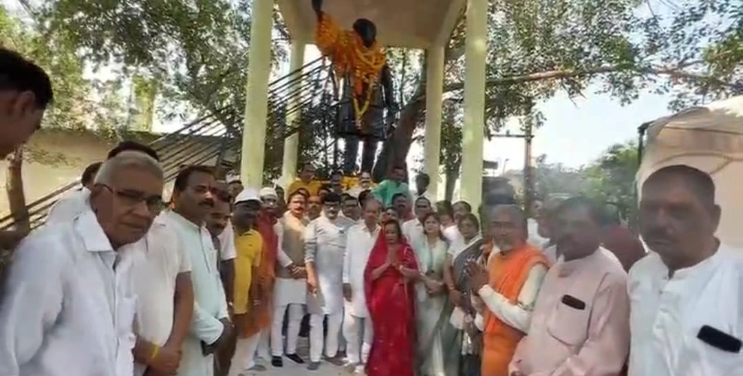 माधवराव सिंधिया की 25वीं पुण्यतिथि पर स्मृति पार्क में श्रद्धांजलि सभा, जनप्रतिनिधियों ने अर्पित की पुष्पांजलि