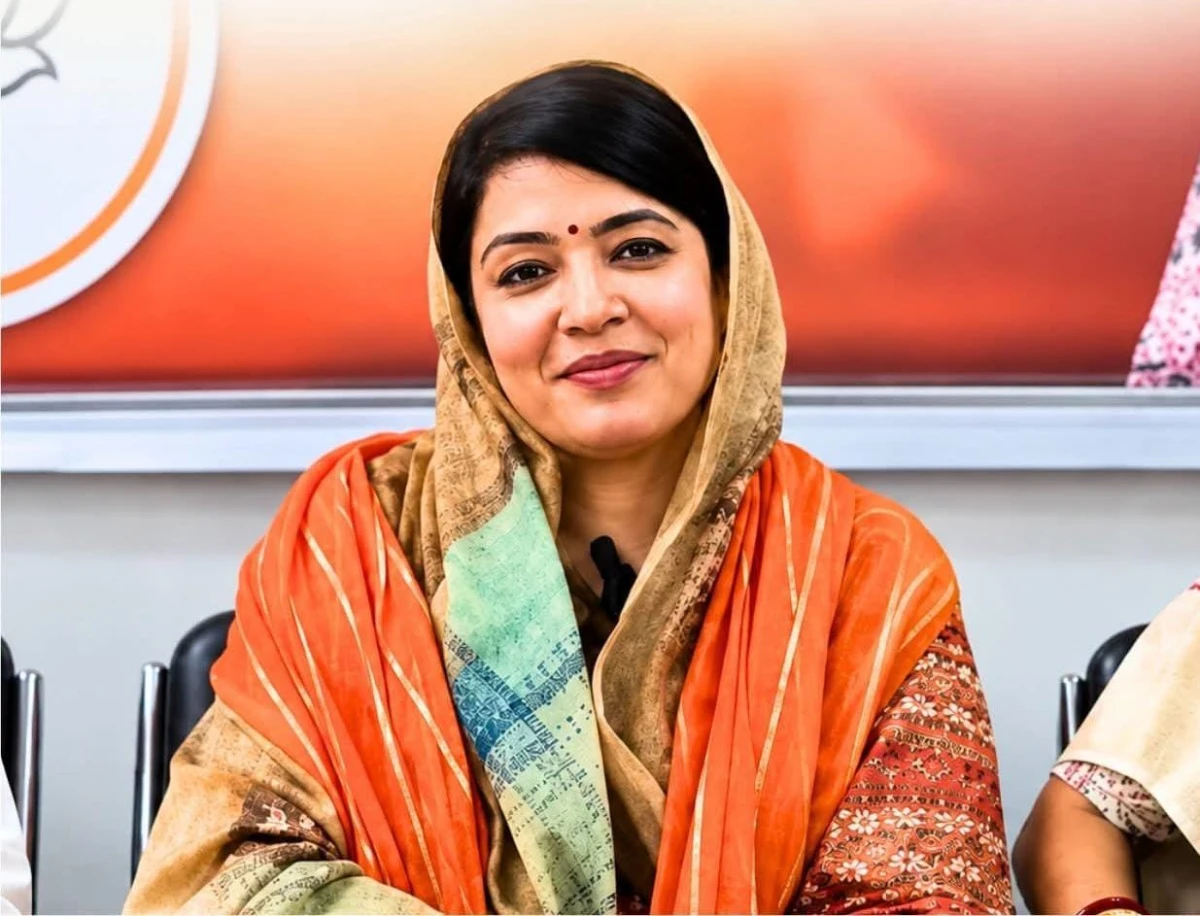 UGC के सवाल पर विधायक रीति पाठक ने नहीं दिया जवाब, कुर्सी छोड़कर जाने का वीडियो सोशल मीडिया पर चर्चा में