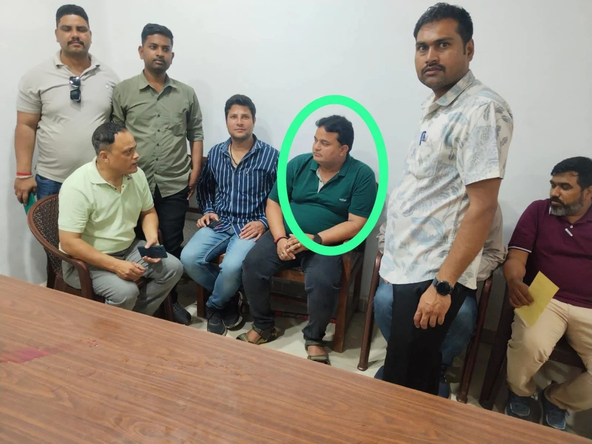 नामांतरण के बदले रिश्वत का आरोप, ₹15 हजार लेते बक्सवाहा तहसील का सहायक ग्रेड-3 लोकायुक्त के हत्थे चढ़ा