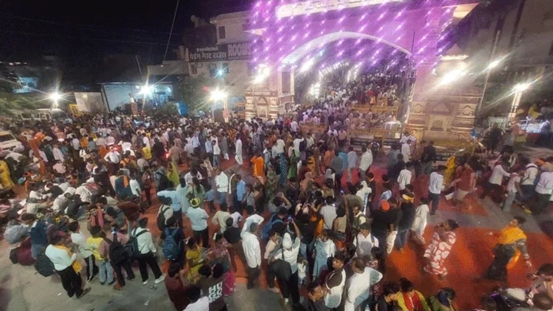 मथुरा जन्माष्टमी 2026: श्रीकृष्ण जन्मभूमि में आधी रात गूंजे जयकारे, नंदगांव में आज से शुरू होगा अनोखा जन्मोत्सव