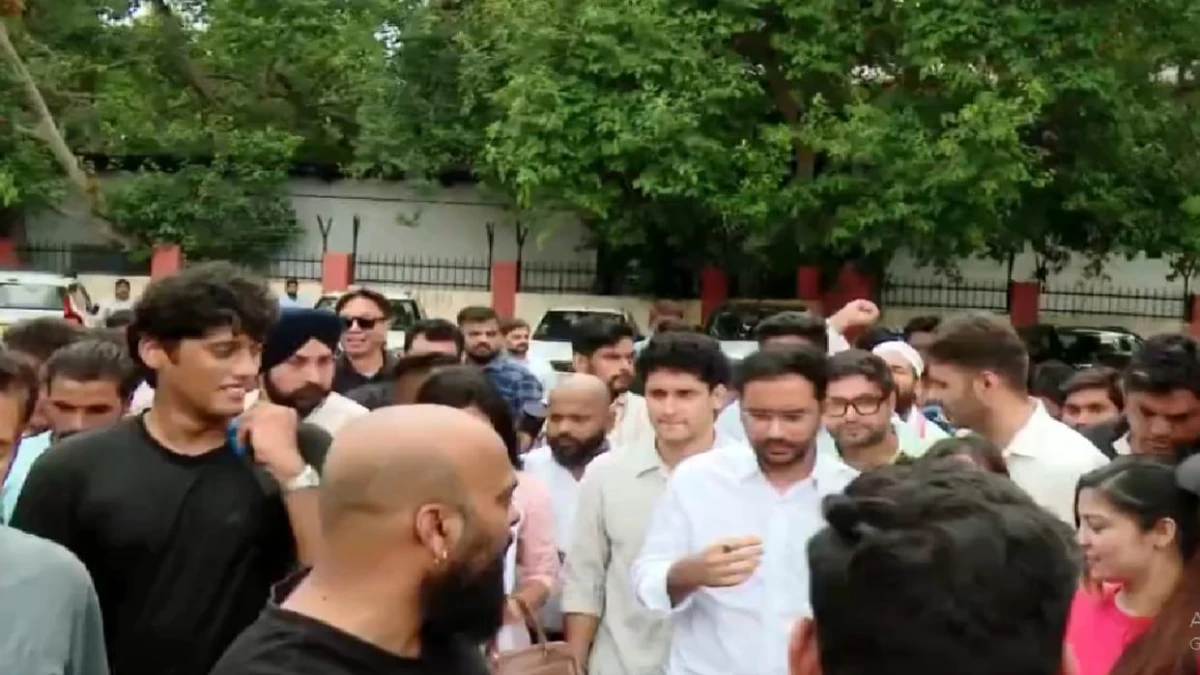 सीजेपी नेताओं ने संसद मार्ग थाने का घेराव किया, बोले- निशु आजाद के पिता को न्याय दिलाकर रहेंगे