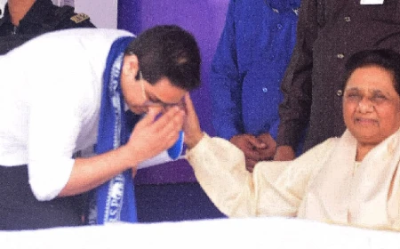 यूपी: बसपा के आंतरिक विवाद के बीच मायावती ने आंबेडकर का किया जिक्र, आकाश आनंद पर साधा निशाना