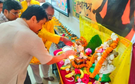 सांदीपनि विद्यालय में मनाया गया श्रीकृष्ण जन्मोत्सव