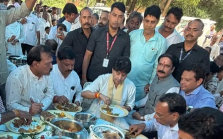 गुना में सिंधिया की ‘टिफिन बैठक’, कार्यकर्ताओं संग आत्मीय संवाद; कूनो उद्गम स्थल पर की पूजा-अर्चना, भूमि दान करने वाले भगवान सिंह का किया सम्मान