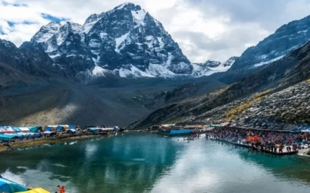हिमाचल: मणिमहेश यात्रा पर मौसम की मार, बारिश-बर्फबारी के बीच प्रशासन ने लगाई अस्थायी रोक