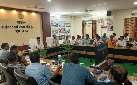 खाद वितरण व्यवस्था की कलेक्टर ने की समीक्षा, भ्रामक खबरों पर कार्रवाई के निर्देश