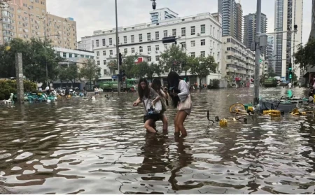 चीन में भारी बारिश का कहर, हैनान में 31 हजार से ज्यादा लोगों का रेस्क्यू; कई इलाकों में आपात स्थिति