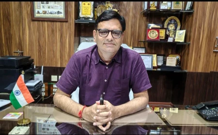 लापरवाही पर सख्ती: स्कूल में सोना, मोबाइल चलाना और बिना सूचना गायब रहना पड़ा भारी; चार शिक्षकों पर कार्रवाई