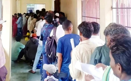 झारखंड: एसआईआर की दौड़ के बीच प्रमाणपत्रों के लिए घंटों इंतजार, जनप्रतिनिधियों की गैरमौजूदगी पर ग्रामीण नाराज