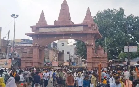 मथुरा जन्माष्टमी 2026: कान्हा की नगरी में उमड़ा आस्था का सैलाब, बांकेबिहारी मंदिर में रात 1:45 बजे मंगला आरती