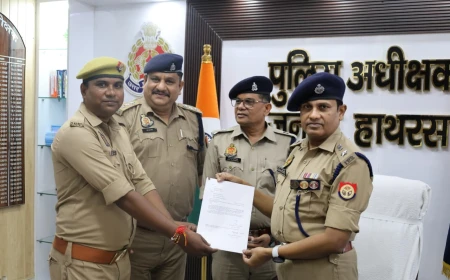 पुलिस सेवा के साथ पढ़ाई जारी रखी, अब बने अंग्रेजी के प्रवक्ता: हाथरस एसपी ने आरक्षी राजकुमार को किया सम्मानित