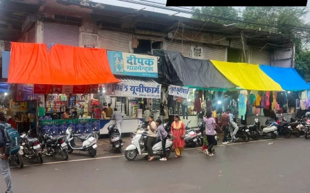 गुना के सुगन चौराहे पर जर्जर विजयवर्गीय कॉम्प्लेक्स, हादसे के खतरे के बीच कार्रवाई का इंतजार