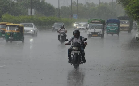 दिल्ली में आज बिगड़ेगा मौसम, तेज आंधी के साथ बारिश के आसार; सुहावना रहेगा वीकेंड