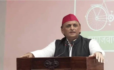 यूपी: अखिलेश यादव का भाजपा पर हमला, बोले- चुनाव आयोग का बचाव करने वाले भी वोट घोटाले में शामिल