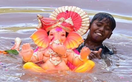 गणपति विसर्जन पर बड़ा अपडेट: यमुना में नहीं होगा प्रतिमाओं का सीधा विसर्जन, एनजीटी की रोक के बाद बने अस्थायी कुंड