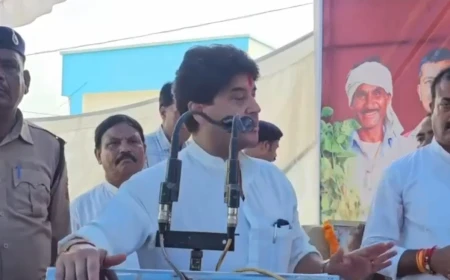 गुना में गुलाबगंज-कैंट चौराहा सड़क के लिए ₹3 करोड़ की घोषणा, सिंधिया ने कलेक्टर को एस्टीमेट-टेंडर प्रक्रिया जल्द पूरी करने के दिए निर्देश