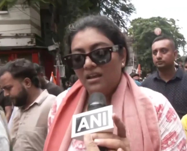 कोलकाता: नेताओं पर हमले के विरोध में टीएमसी का प्रदर्शन, भाजपा पर पार्टी कार्यालय कब्जाने का आरोप
