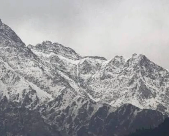 नेपाल में हिमलुंग हिमाल बेस कैंप में हिमस्खलन, 10 लोग लापता; खराब मौसम से बचाव अभियान चुनौतीपूर्ण