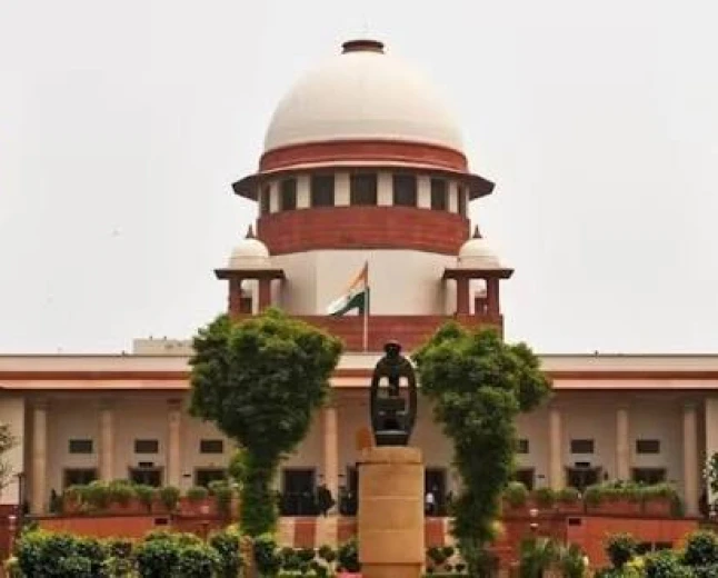 सुप्रीम कोर्ट ने बीसीआई के अधिकारों पर उठाए सवाल, लॉ कॉलेजों और विश्वविद्यालयों के नियमन की होगी जांच