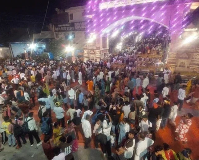 मथुरा जन्माष्टमी 2026: श्रीकृष्ण जन्मभूमि में आधी रात गूंजे जयकारे, नंदगांव में आज से शुरू होगा अनोखा जन्मोत्सव
