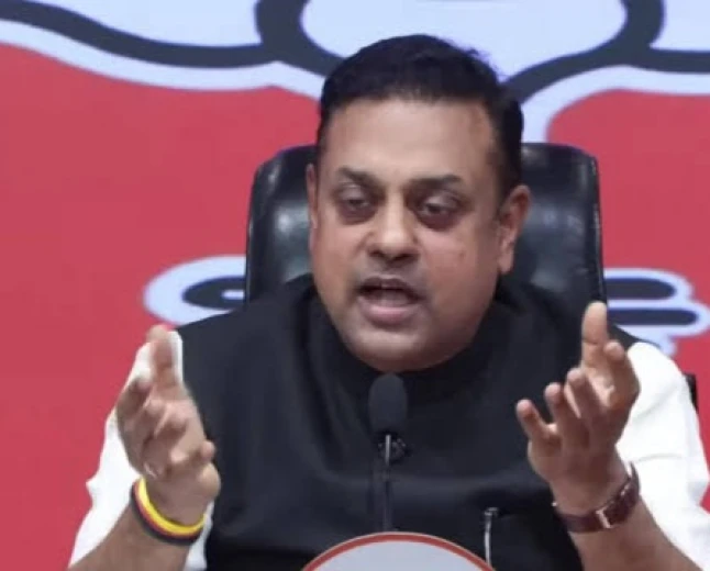चुनाव आयोग के बचाव में भाजपा, संबित पात्रा बोले- अलग-अलग राय लोकतंत्र की निशानी