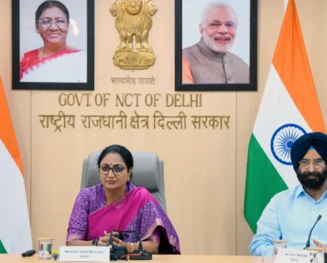 दिल्ली-एनसीआर में प्रदूषण पर बड़ी बैठक, 2.5 लाख वाहनों की होगी फिटनेस जांच; पुरानी गाड़ियों पर कार्रवाई की तैयारी