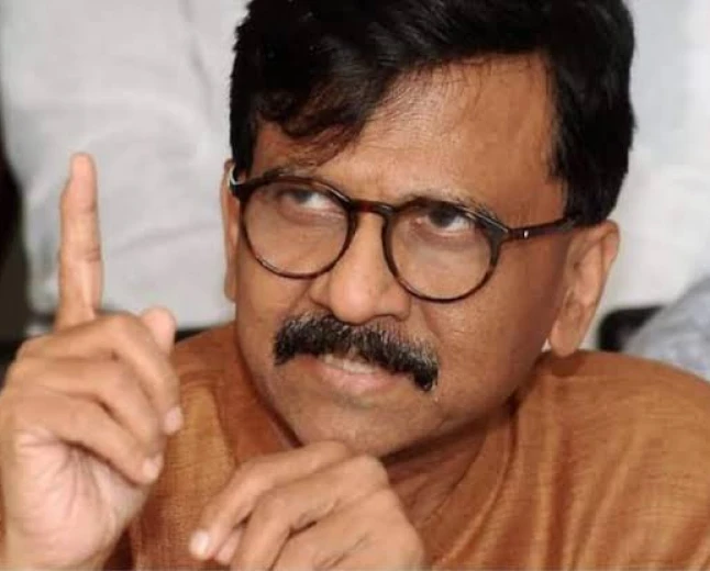 दिशा सालियन केस: 500 करोड़ के मानहानि नोटिस पर संजय राउत का पलटवार, सतीश सालियन के ‘मातोश्री’ पहुंचने पर उठाए सवाल