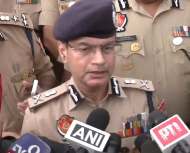 महिला आयोग ने डीसी-एसएसपी से मांगी रिपोर्ट, डीजीपी बोले- दोषी पाए गए तो किसी को नहीं बख्शेंगे
