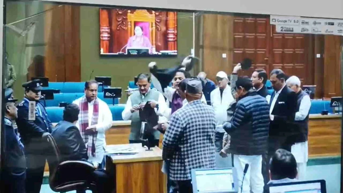 उत्तराखंड विधानसभा में हंगामा, प्रश्नकाल के दौरान मंत्री रेखा आर्या ने दिए जवाब
