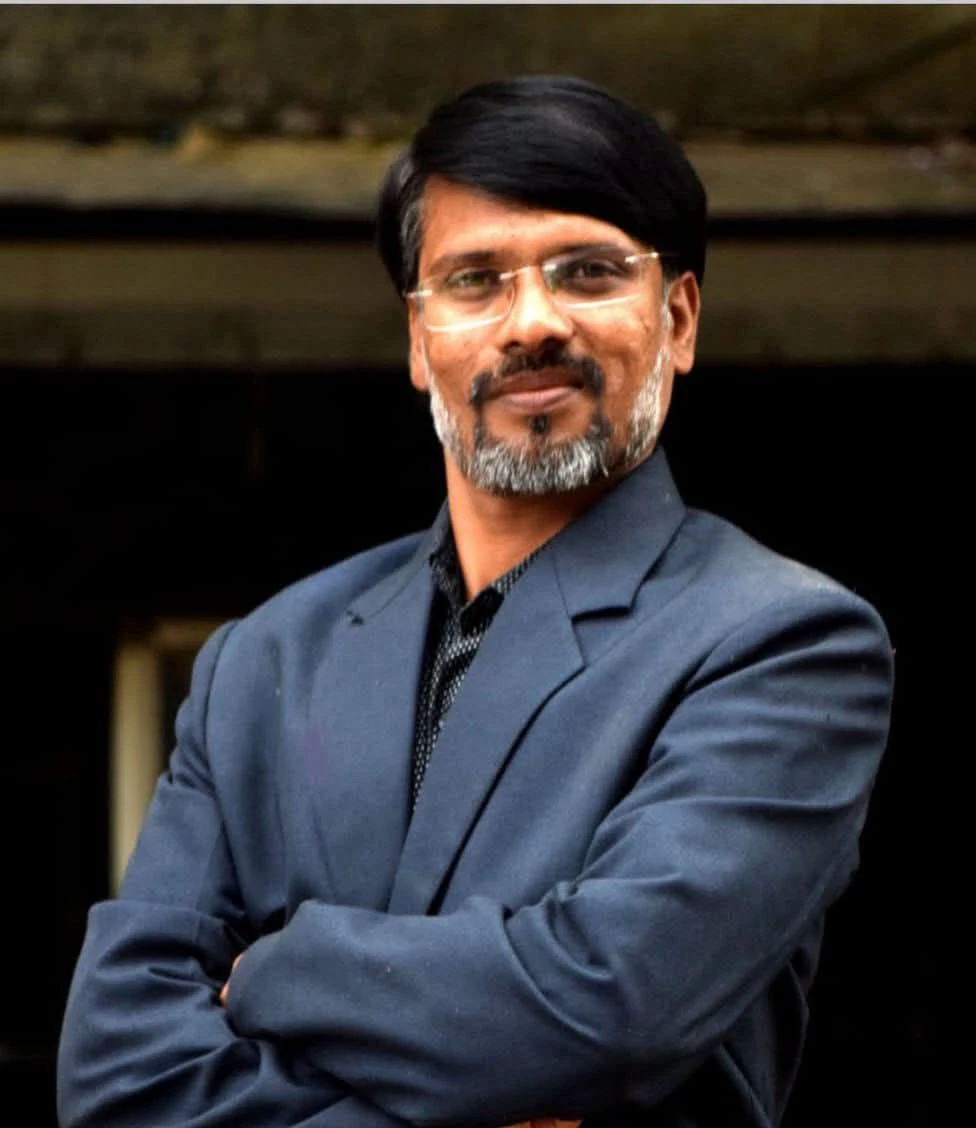 डिग्री पत्रकारिता की, ज्ञान व्हाट्सऐप का और नौकरी सत्ता की भक्ति में!