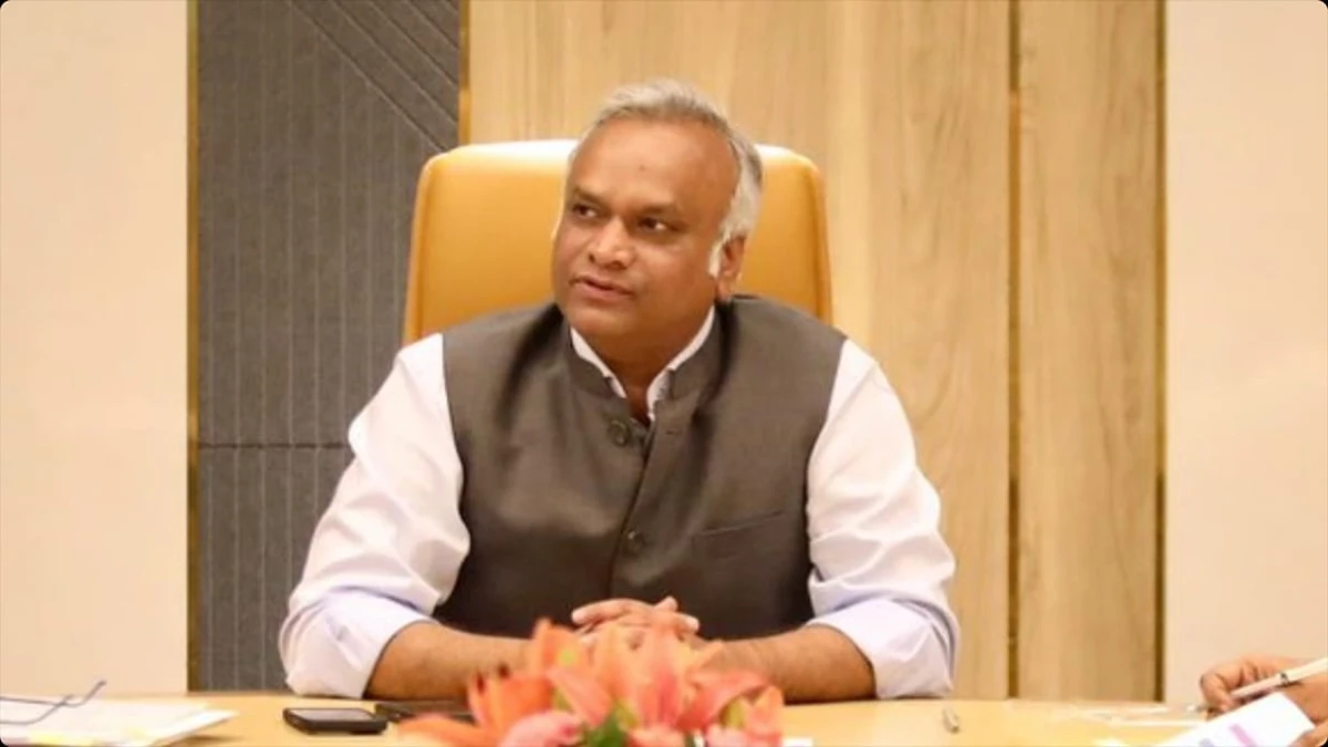 खरगे के बयान पर प्रियांक का बचाव, भाजपा को पुराने बयानों की याद दिलाई