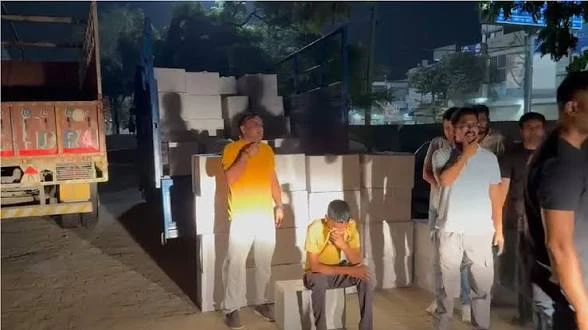 कैथल में अवैध पटाखों पर पुलिस की कार्रवाई, पूंडरी में 160 पेटियां बरामद; आरोपी गिरफ्तार
