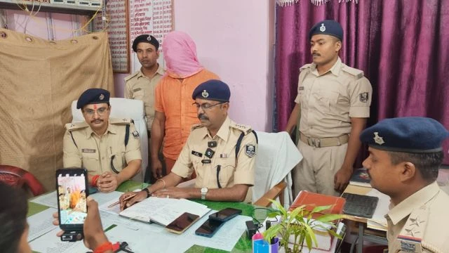 POLICE ARRESTED ONE MISCREANT