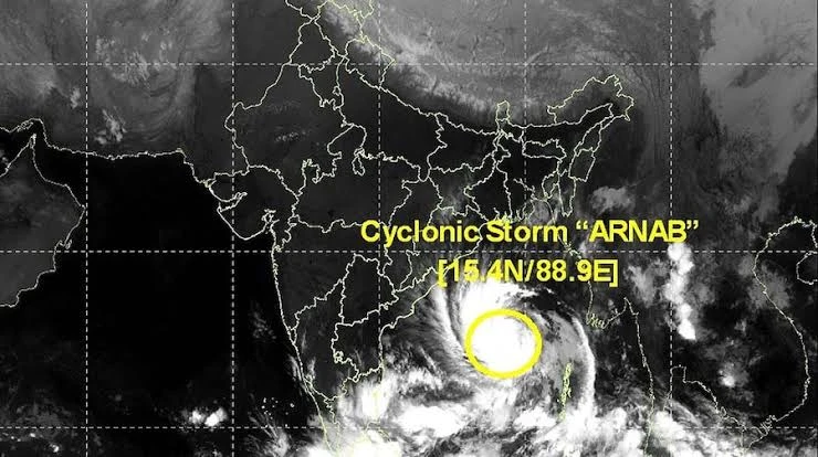 चक्रवात ‘अर्नब’ का खतरा बढ़ा, 125 किमी प्रति घंटे की रफ्तार से चलेंगी हवाएं
