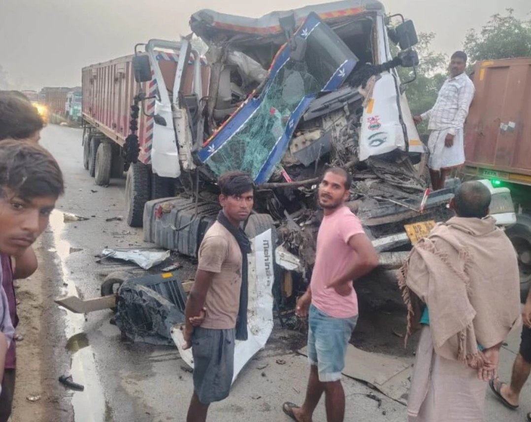 DUMPER DRIVR AND HELPER KILLED