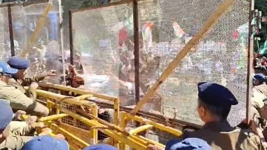 भराड़ीसैंण विधानसभा सत्र: बाहर विपक्ष का हंगामा, बैरियर तोड़ने पर वाटर कैनन का इस्तेमाल