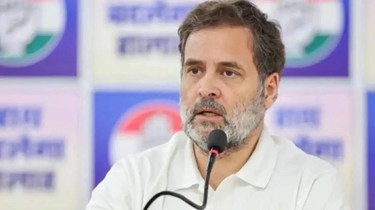 राहुल गांधी का RSS पर निशाना, भाजपा सांसद ने विदेश यात्राओं का हिसाब मांगा