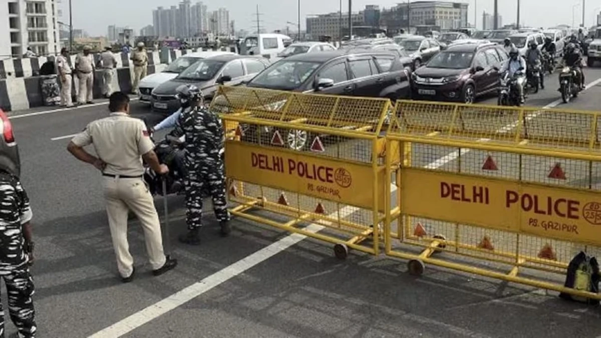 दिल्ली में ग्रैप लागू होने के बाद ट्रैफिक पुलिस अलर्ट, सीमाओं पर बढ़ेगी निगरानी