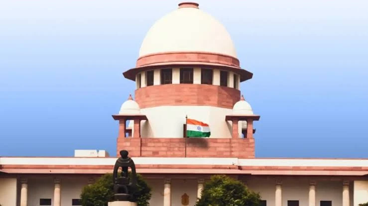 रिश्वत मांगने वाले अफसरों पर सुप्रीम कोर्ट सख्त, जांच के लिए पहले मंजूरी जरूरी नहीं