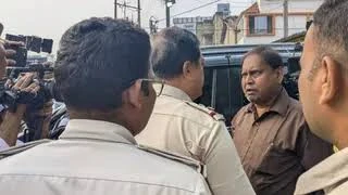 रेजीनगर उपचुनाव: मतदान के दौरान मुर्शिदाबाद पुलिस की कार्रवाई, हिरासत में लिए गए एजेयूपी प्रमुख हुमायूं कबीर
