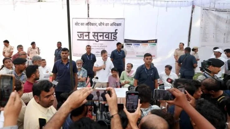 राहुल गांधी ने त्रिलोकपुरी में सुनीं मतदाता सूची की शिकायतें, वोट चोरी का लगाया आरोप