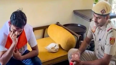 दिल्ली में CJP के तिरंगा मार्च से पहले पुलिस की कार्रवाई, अभिजीत दीपके को प्रदर्शन न करने का नोटिस